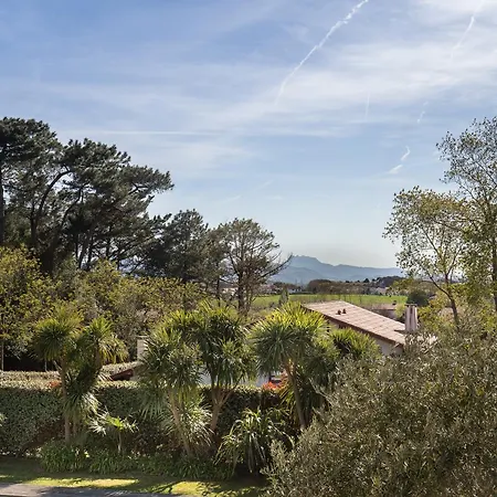 Belle Maison Basque Avec Piscine A *